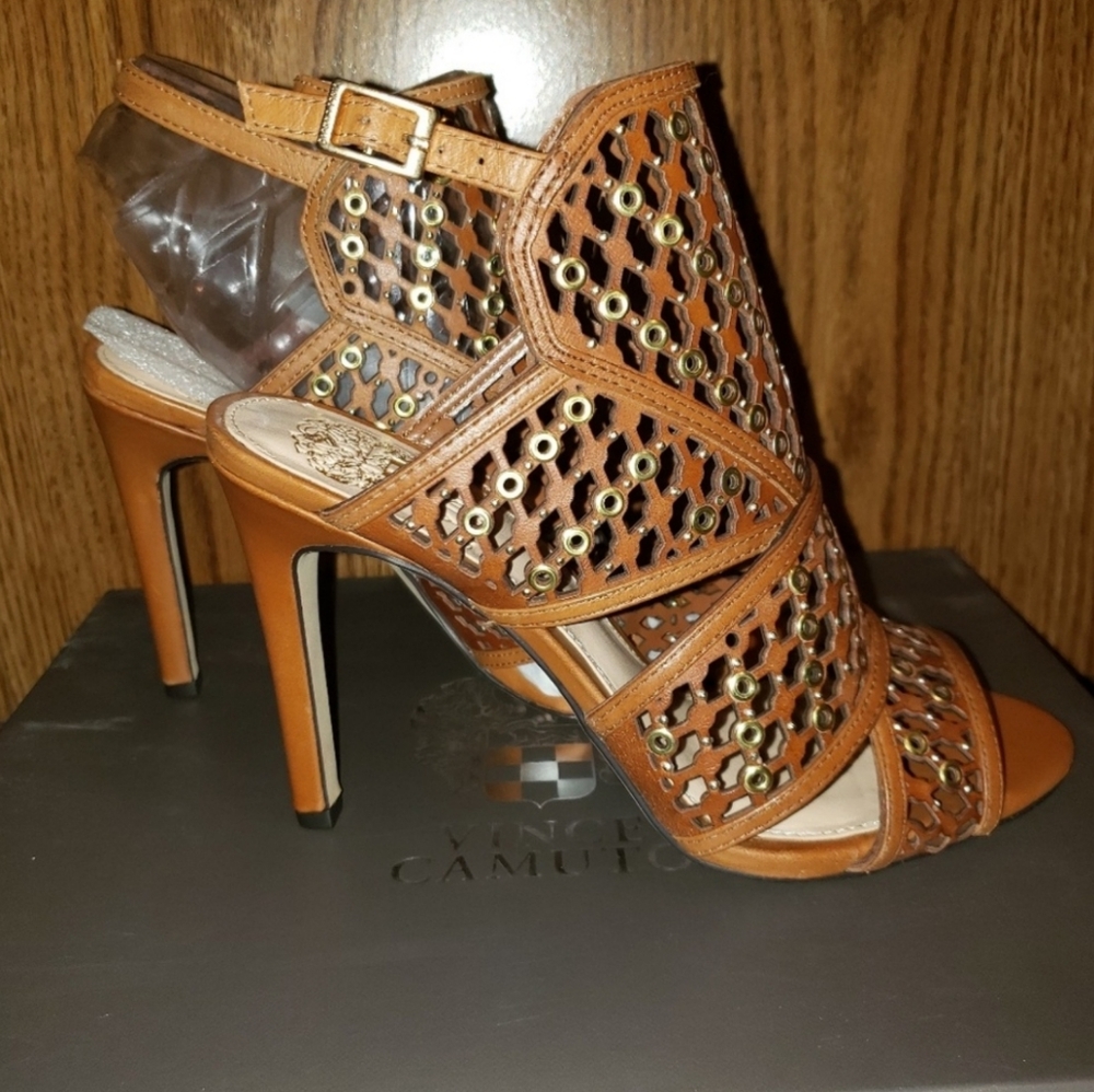 Vince Camuto high heels Size 6